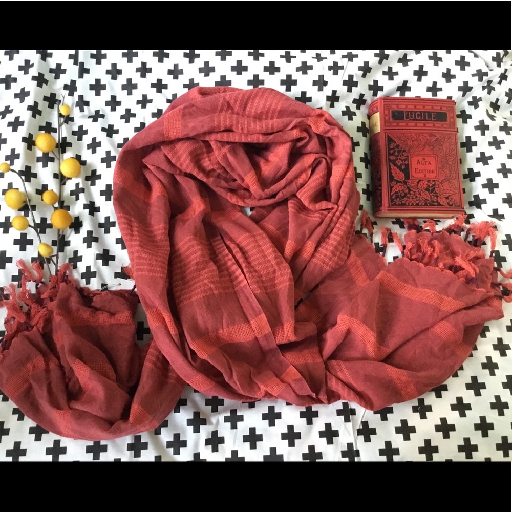Madewell linen scarf.